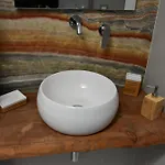B&B Yllen 아볼라