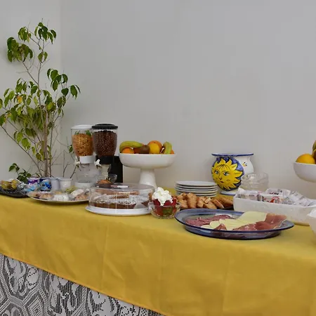 Bed and Breakfast Yllen Avola