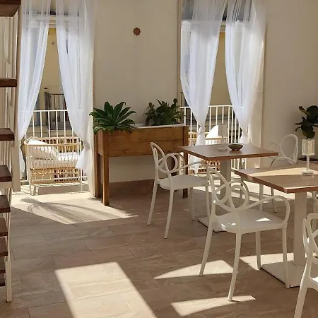 Yllen Couette-café 3*